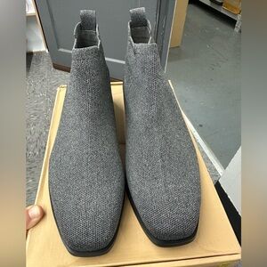 Vivaia boots size US 9-9.5/W